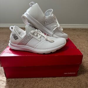 New Balance Women’s Fuel Core Nergize sneakers Size 8 White/Iridescent